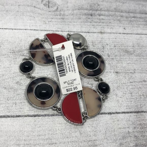 Chico's faux tortoise modernist statement magnetic bracelet. - Picture 3 of 6